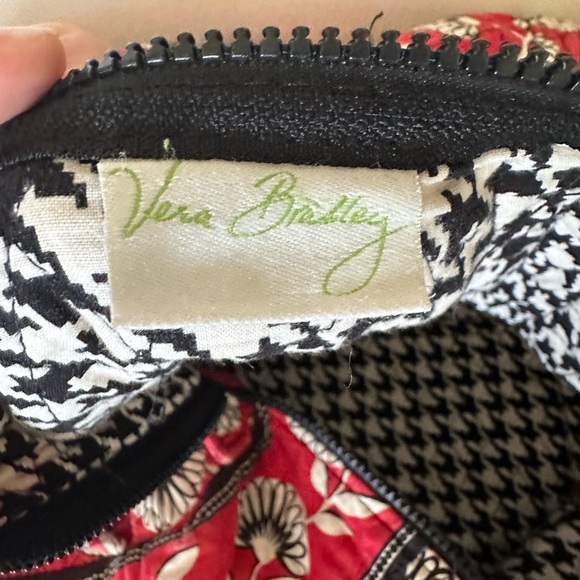 Vera Bradley Deco Daisy Red/white/black Floral Duffle Bag - Picture 9 of 9